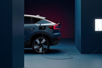 Volvo, dal 2030 venderemo solo auto elettriche (e solo online)