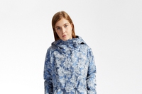 Weekend Max Mara lancia la giacca ecosolidale disegnata da ragazzi affetti da tumore