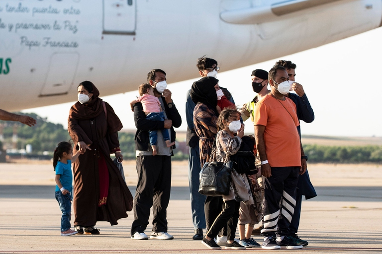 Famiglia con bambini evacuata da Kabul, Afghanistan