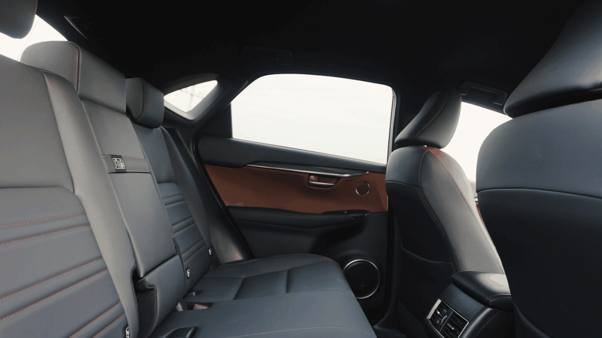 Lexus-NX-Hybrid-sedili