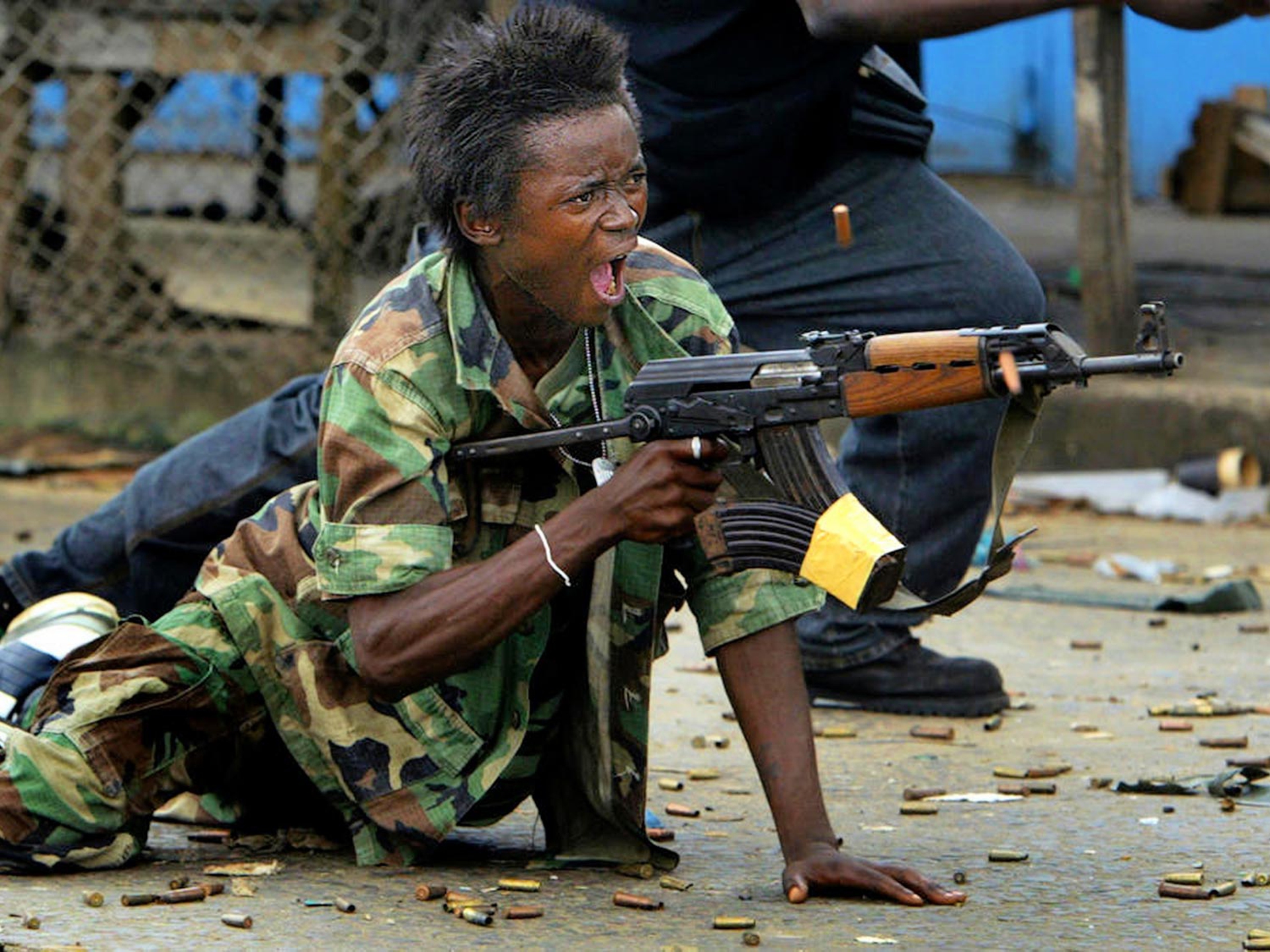 2004, Carolyn Cole: Risposta al fuoco a Monrovia