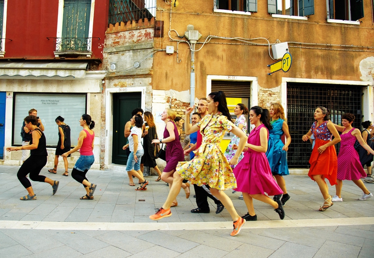 Mostra Design Collisions Marinella Senatore School of narrative dance