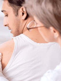 Psoriasi, cos’è e come si cura. Anche con la medicina integrata