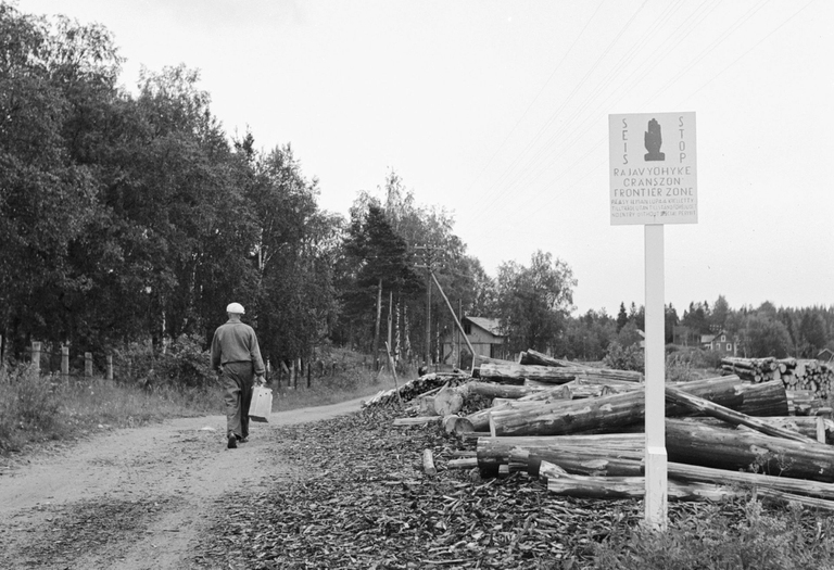 La sponda finlandese della zona demilitarizzata con la Russia, attorno al 1950