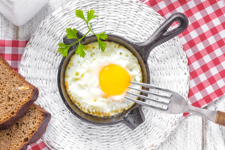 prima colazione uova