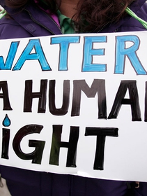 Il Michigan pagherà 600 milioni alle vittime dell’acqua avvelenata di Flint