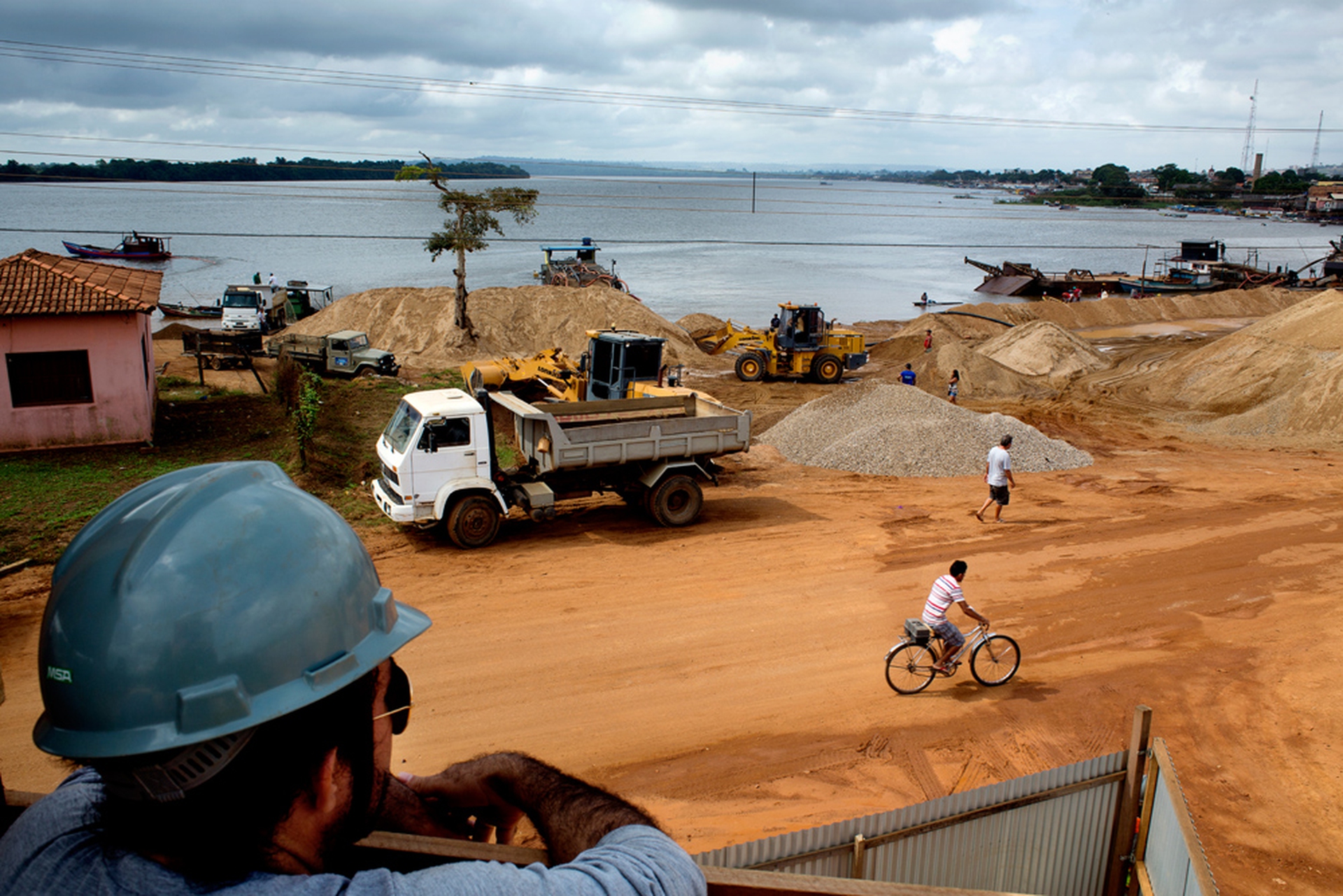 Uno sguardo sul cantiere della diga di Belo Monte