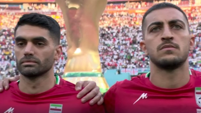 Mondiali in Qatar, l'Iran non canta l'inno contro l'Inghilterra