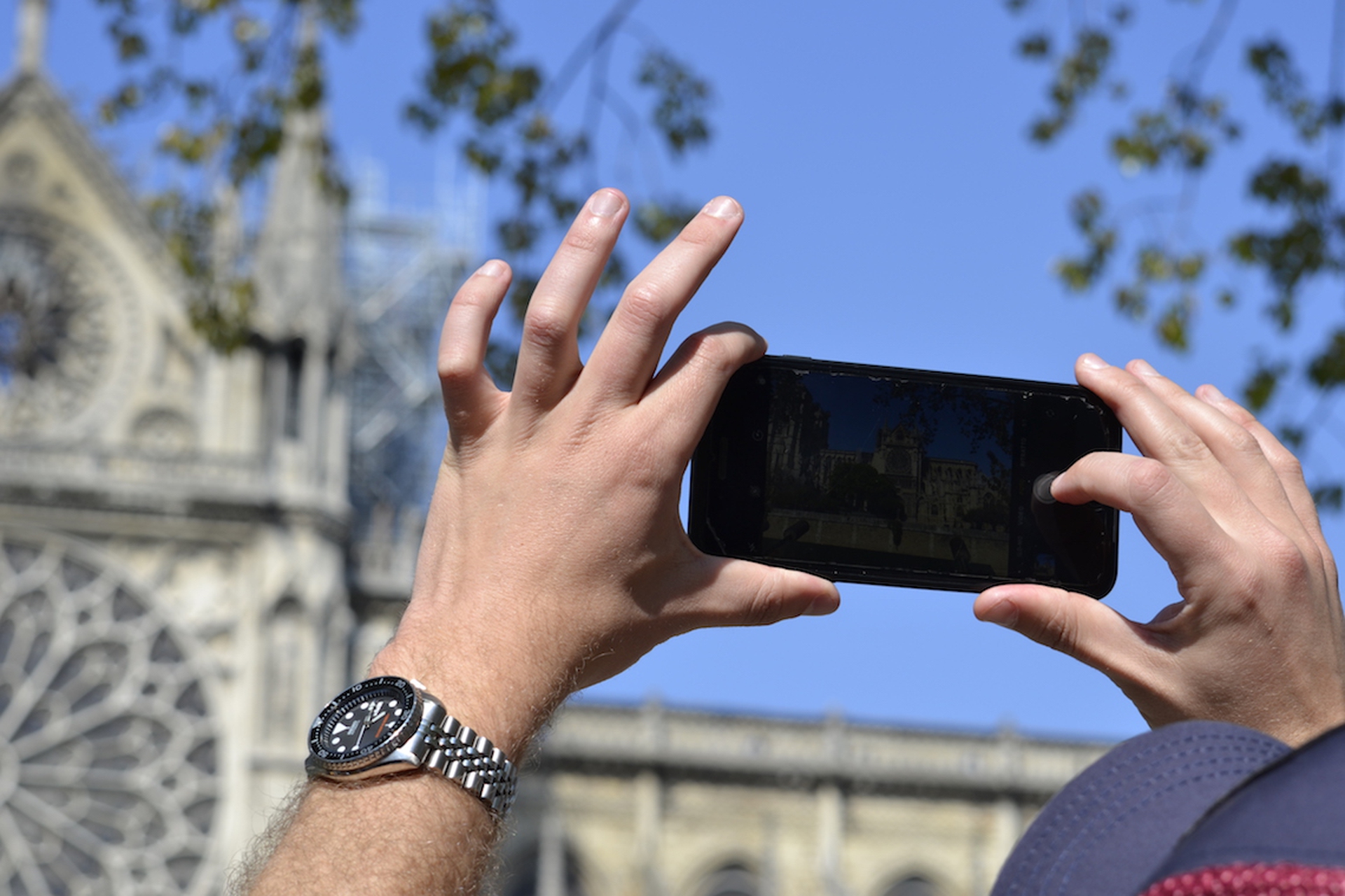 La cattedrale di Notre Dame a Parigi dopo il rogo20