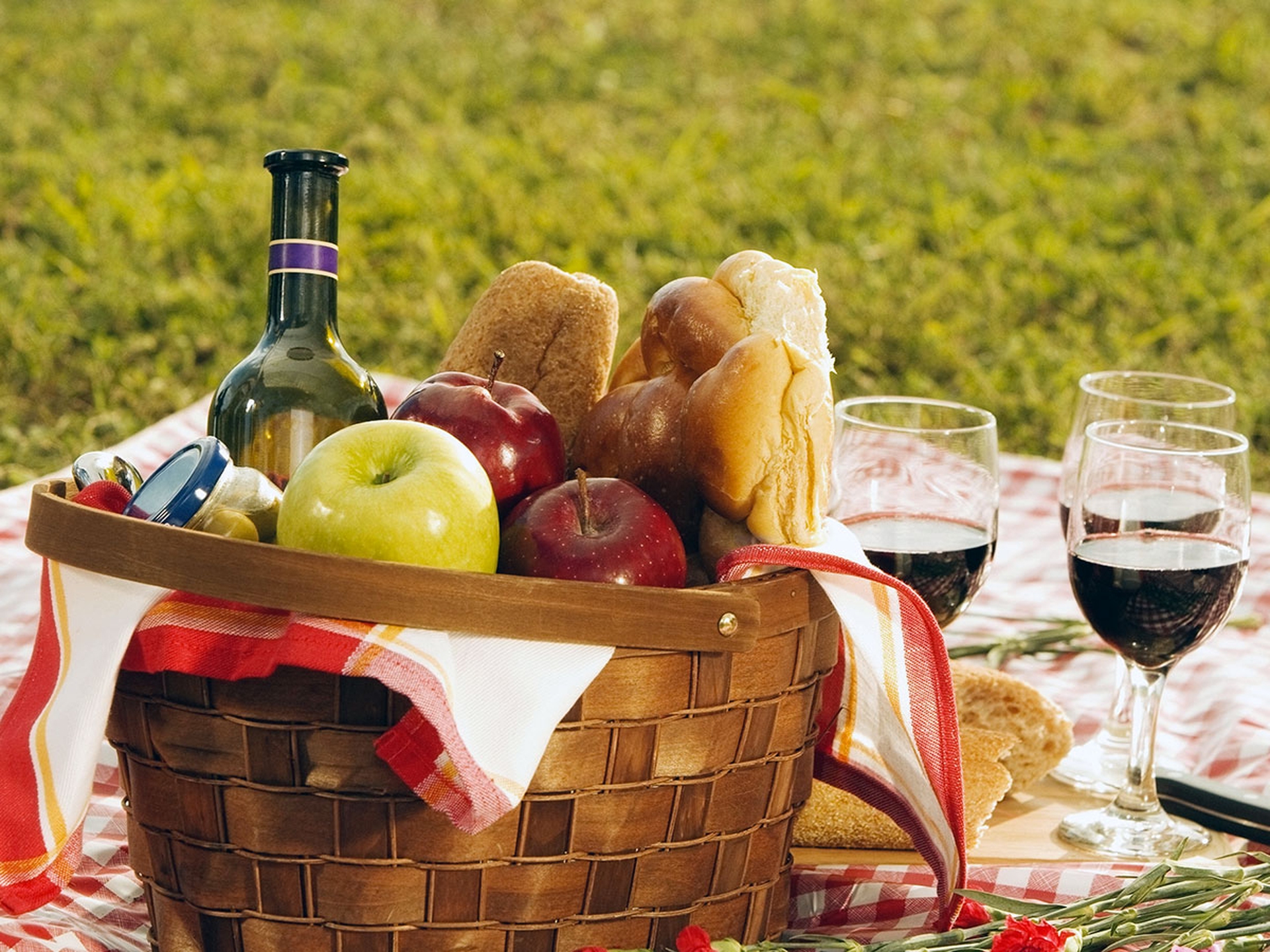 Il picnic all'aperto, una lunga storia di gusto e natura LifeGate