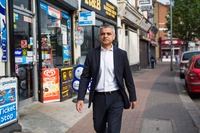 Chi è Sadiq Khan, il nuovo sindaco di Londra, figlio di un autista di autobus pachistano