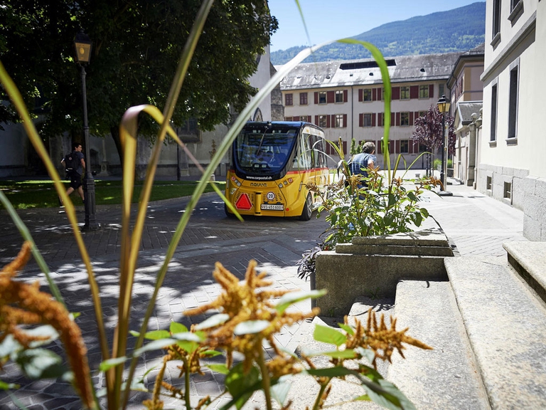Svizzera. Una delle navette di Car Postale a guida autonoma, in servizio per il trasporto dei turisti.
