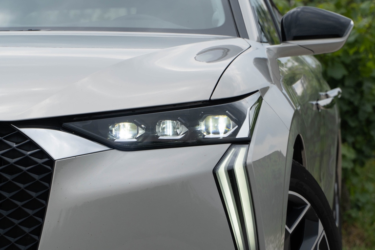 DS4, auto, ibrida, prova