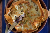 Sfoglia di carasau con radicchio, primosale e noci. La ricetta