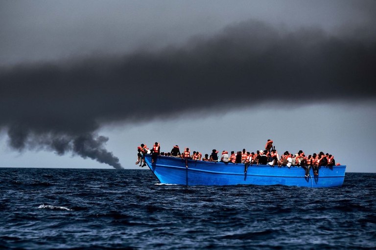 Barcone migranti libia