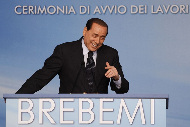 all'inaugurazione deli lavori per la BreBeMi partecipò l'allora primo ministro Silvio Berlusconi / Foto di Massimo Di Nonno/Getty Images)