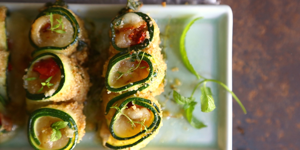 Spiedini di zucchina filanti con scamorza affumicata, la ricetta