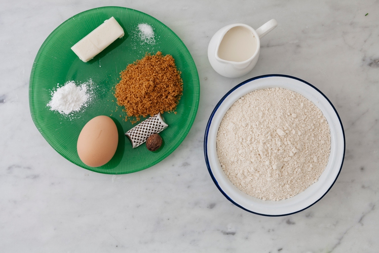 cones ricoperti di zucchero e cannella