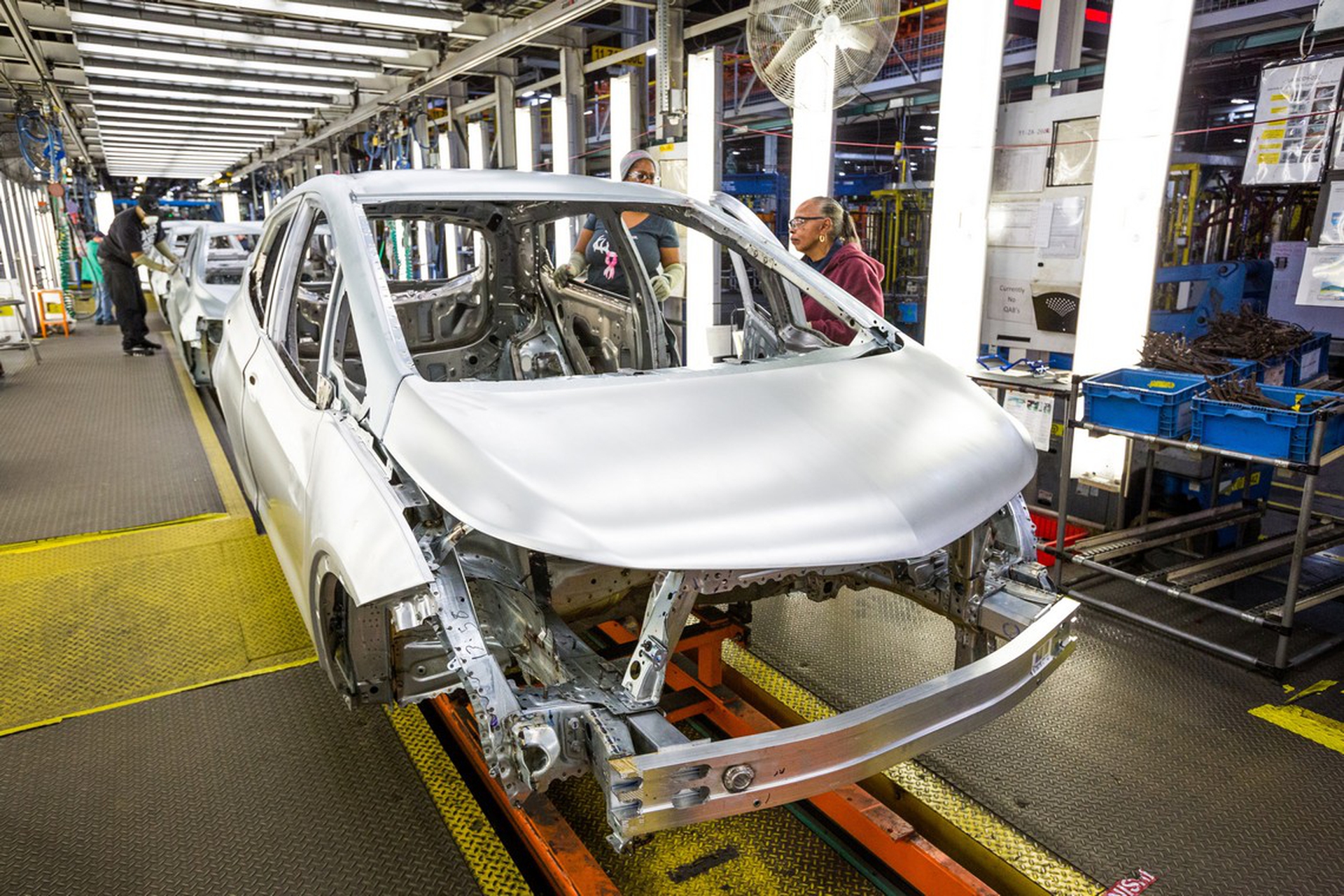 Ansia da autonomia, la cura è l’elettrica Opel Ampera-e