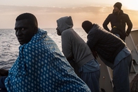 Migranti, l’Italia continuerà a finanziare la Guardia costiera libica