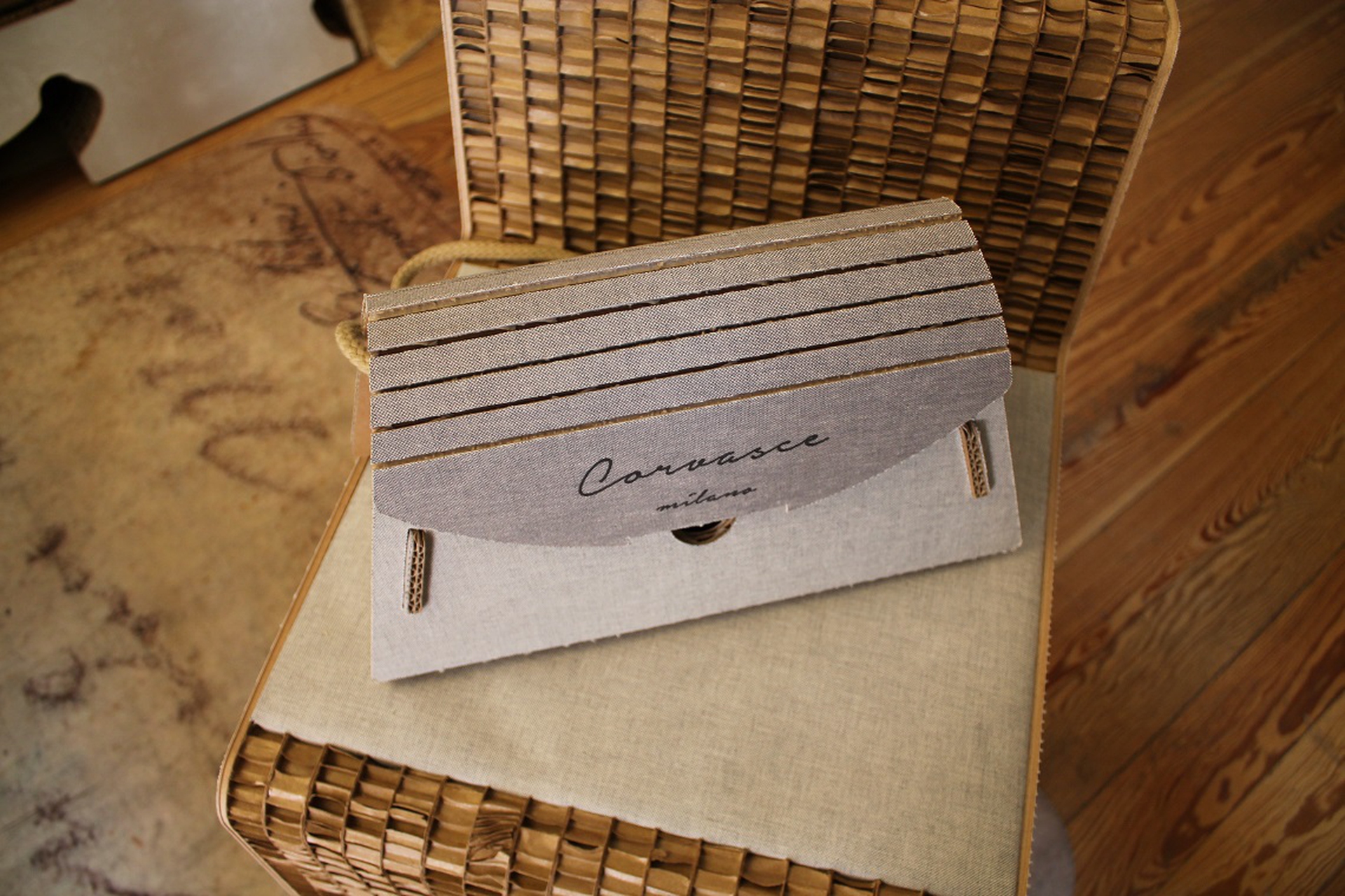 Il design d'arredo con carta riciclata