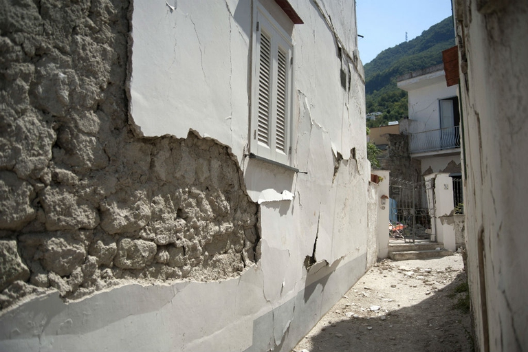 abusivismo, campania, terremoto a ischia