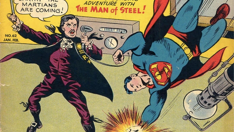 Scrive Umberto Eco: ''Potremmo aspettarci da Superman la soluzione di problemi enormi quali per esempio la fame del mondo... l'unica forma visibile che assume il male è l'attentato alla proprietà privata.''