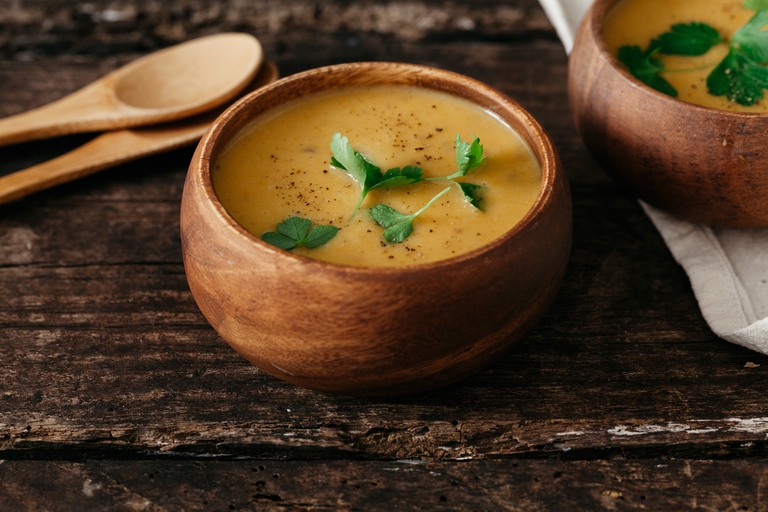  Zuppa di patate dolci, latte di cocco e cardamomo 