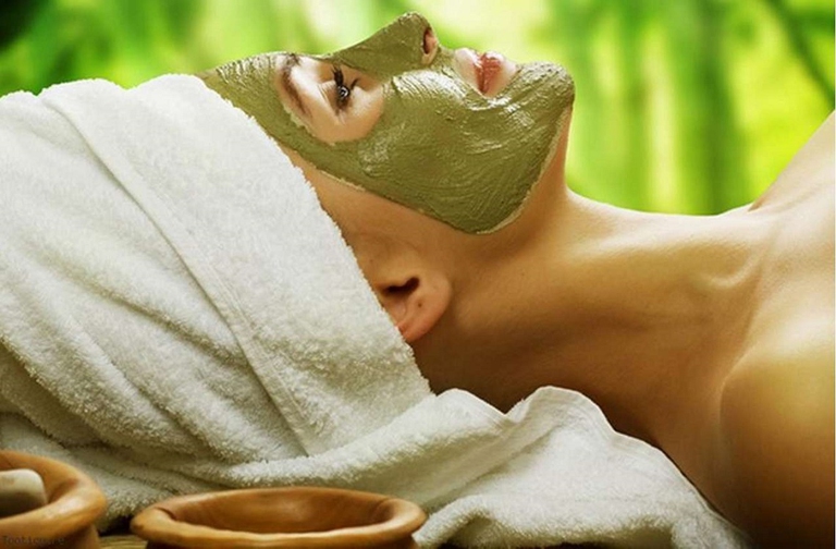 maschere viso con l'argilla verde