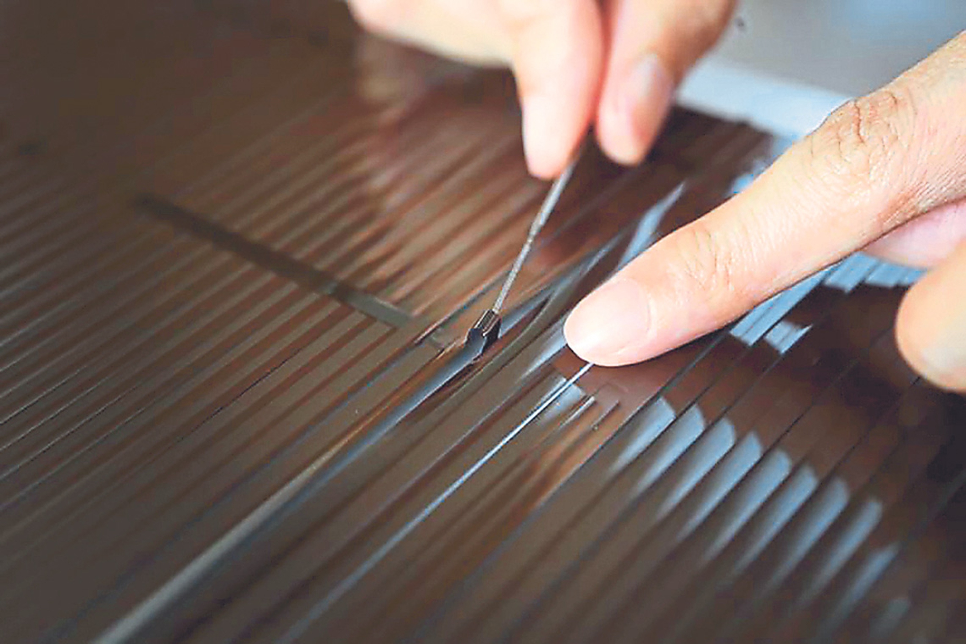 rehyphen-riciclo-musicassette-lavorazione