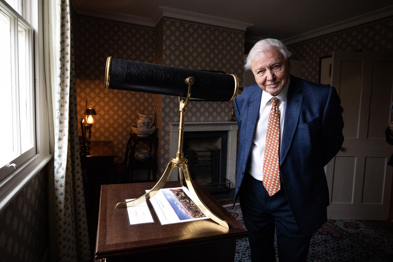 Sir David Attenborough inaugura la mostra Turner and the Thames, presso la casa dell'artista a Twickenham
