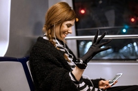 Questo guanto trasforma la mano in strumento musicale