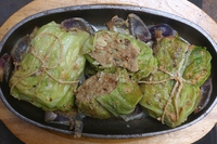 Involtini di verza ripieni di funghi e formaggio, ricetta vegetariana
