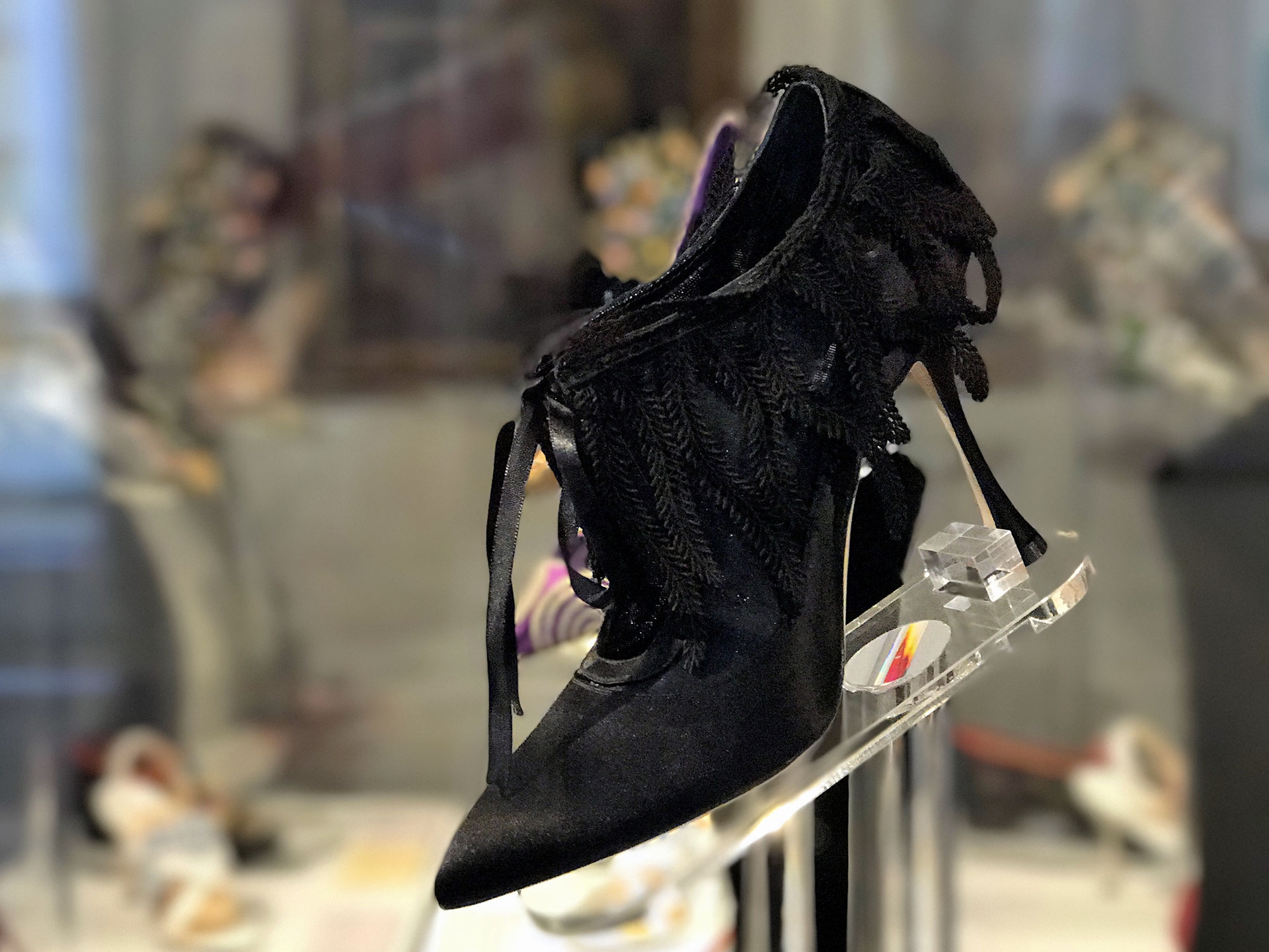 manolo-blahnik-17-nero
