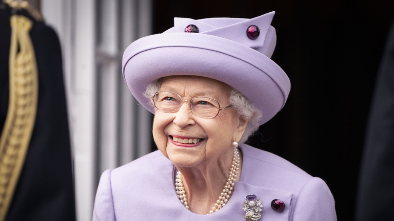 regina Elisabetta II