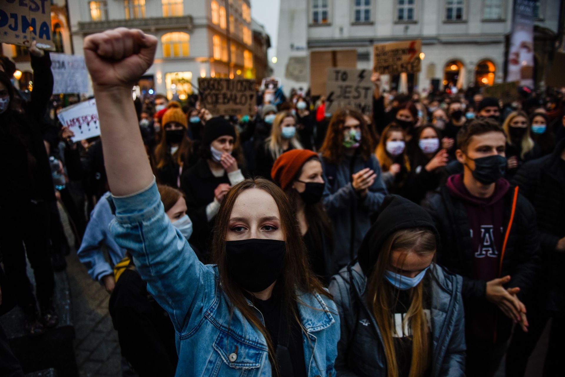 Le proteste in Polonia contro la legge sull'aborto