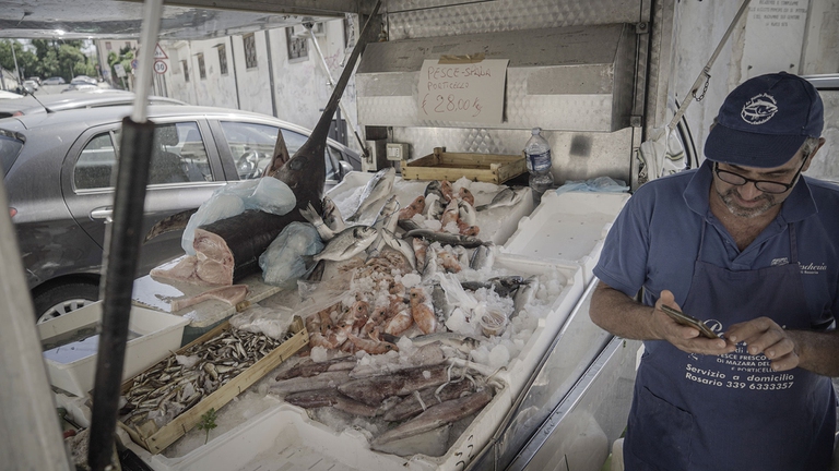 pescatore nel Mediterraneo