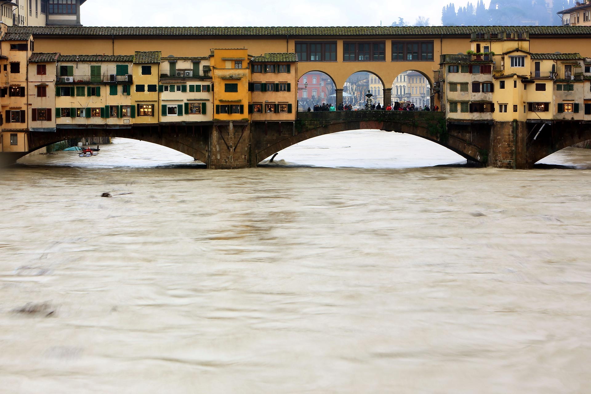 Le foto della piena dell'Arno a Firenze