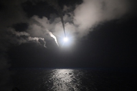 Gli Stati Uniti attaccano la Siria. Missili sulla base aerea di Shayrat