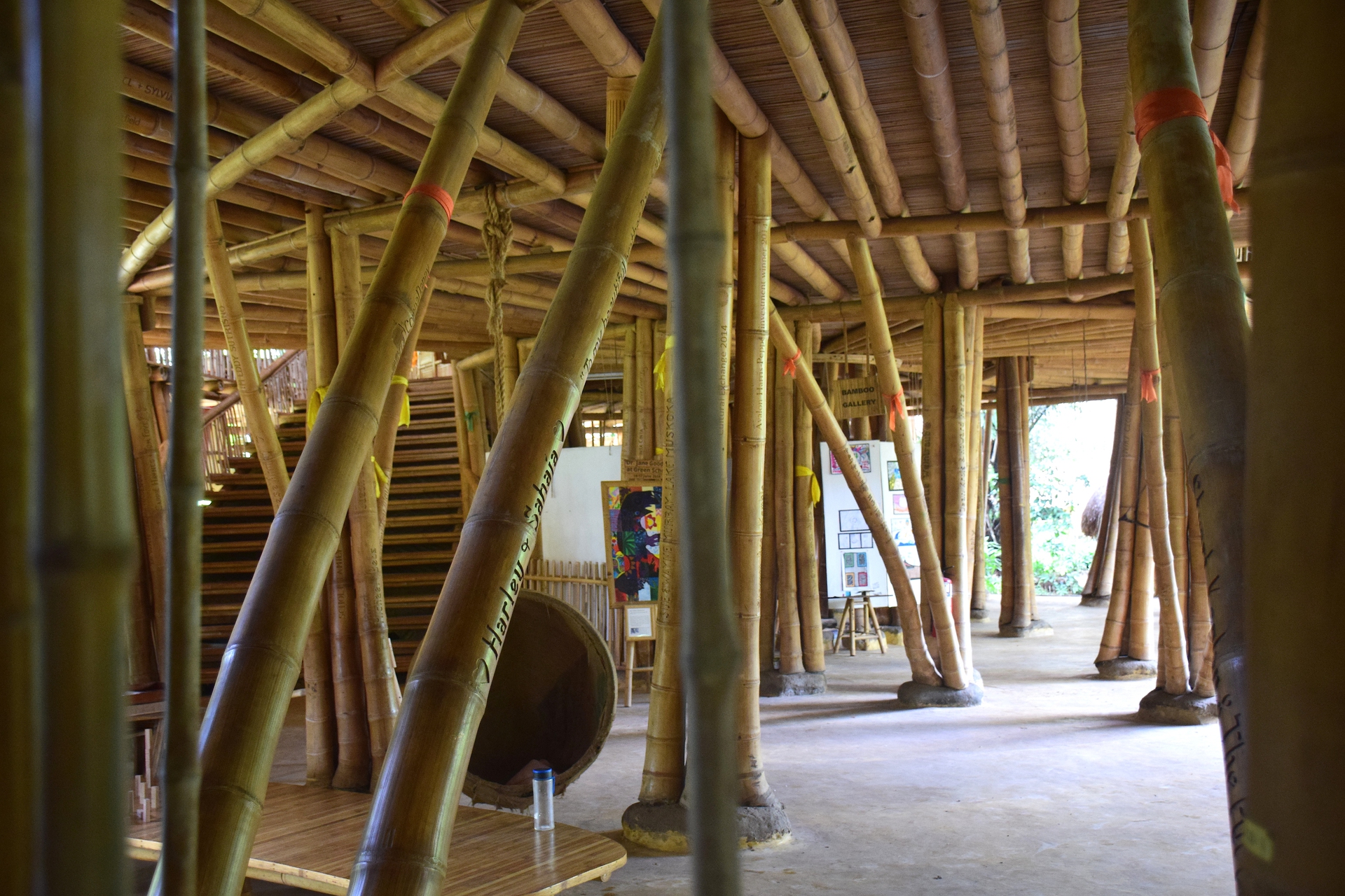 Strutture in bambù della Greenschool di Bali