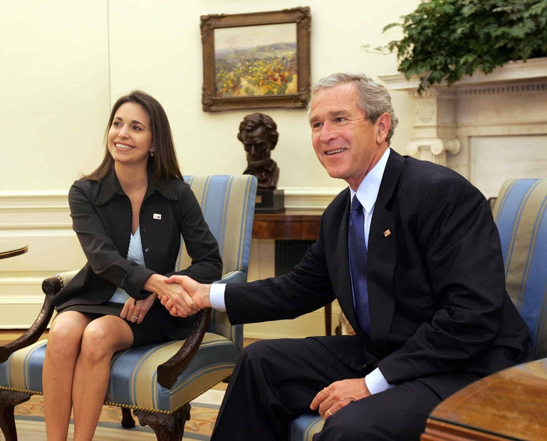 Maria Corina Machado durante un incontro con l'allora presidente degli Stati Uniti George W. Bush, nel 2005