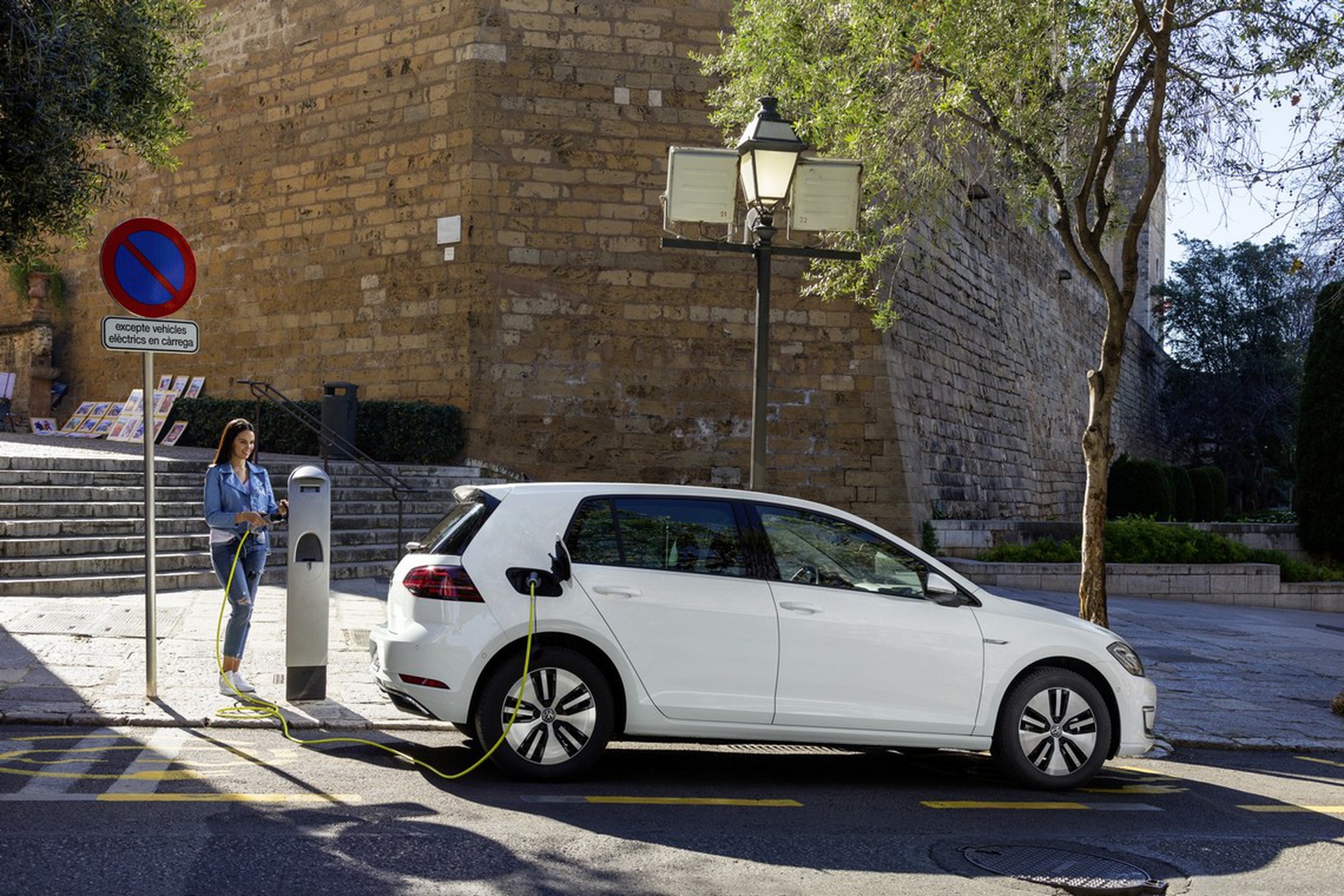 Elettrico o ibrido plug-in, i due volti sostenibili della Volkswagen Golf