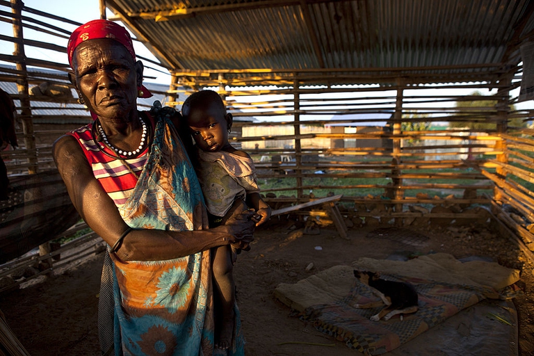 Sudan, nonna, bambina, mutilazioni genitali femminili