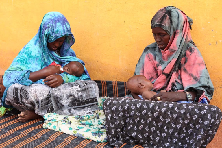 Somalia. Donne che allattano. Foto di Fulvio Zubiani - Cesvi