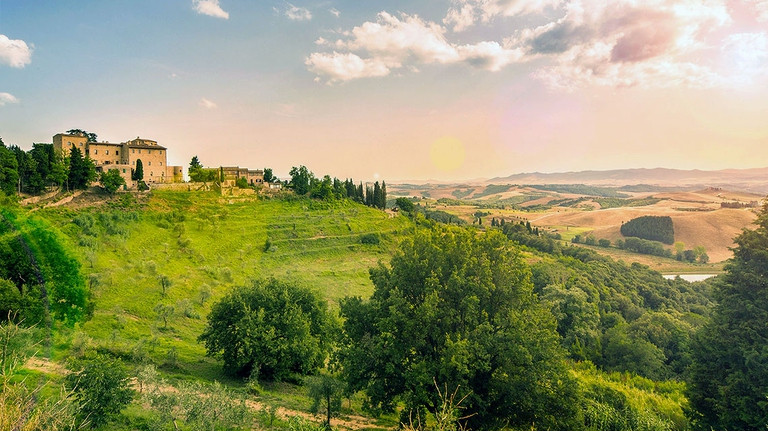 Lo scenario mozzafiato di Castelfalfi © Toscana Resort Castelfalfi