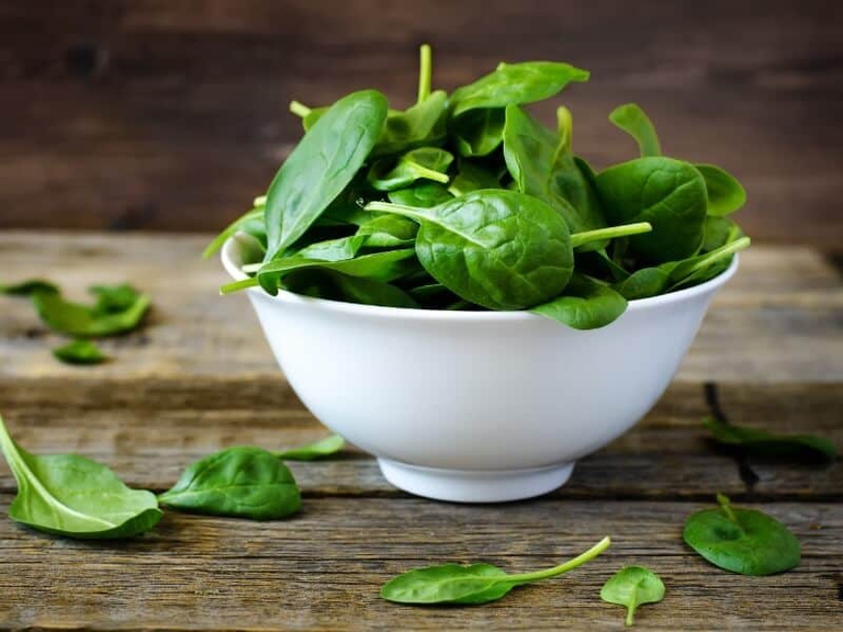 Spinaci fanno parte degli alimenti ricchi di ferro