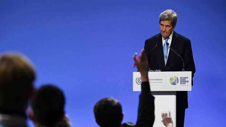 L'inviato speciale degli Stati Uniti per il clima alla Cop26, John Kerry