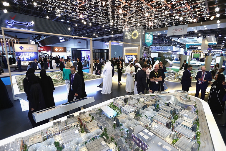 Dubai Expo 2020, lavoratori immigrati negli Emirati Arabi Uniti
