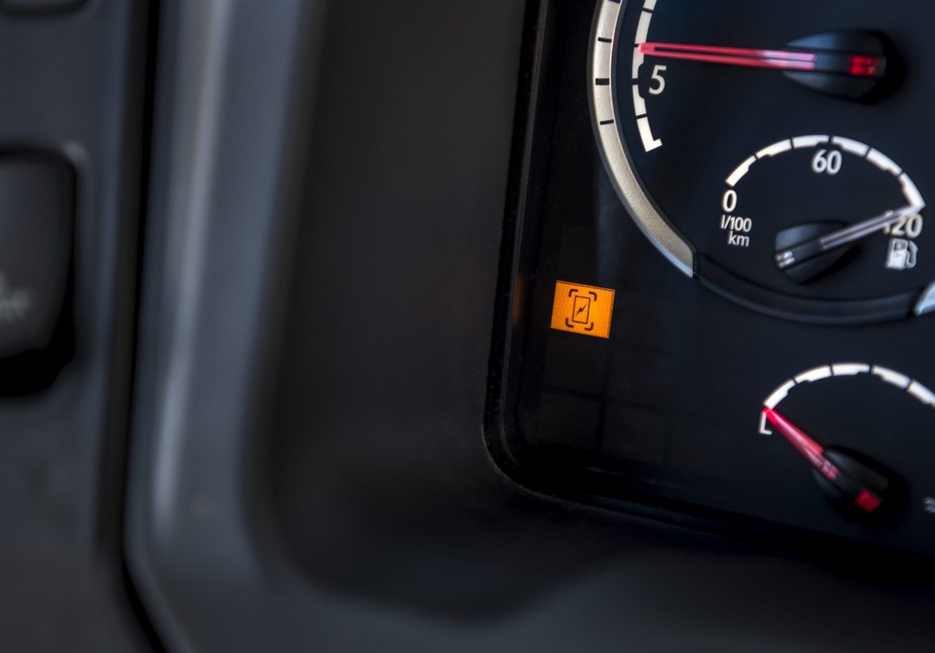 L’autobus del futuro è ibrido e si ricarica wireless