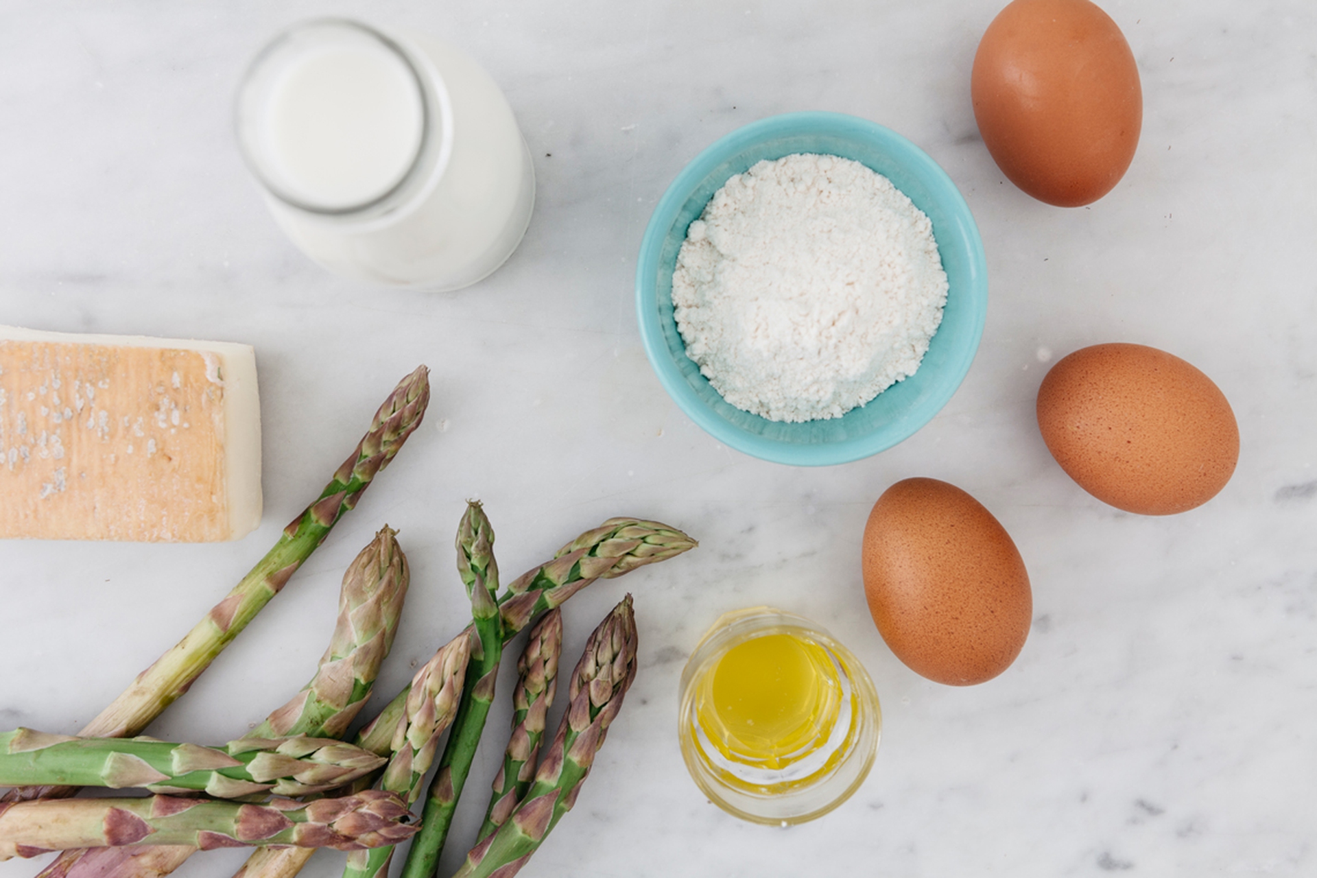 Crepes con asparagi e taleggio